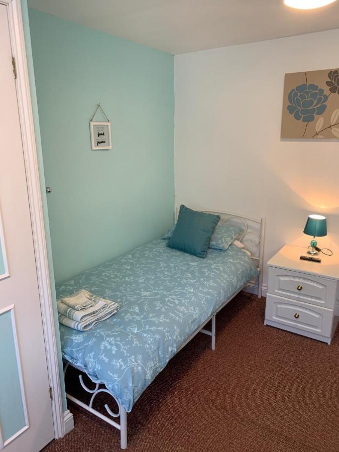 Bedrock Lodge Winterbourne Bagian luar foto