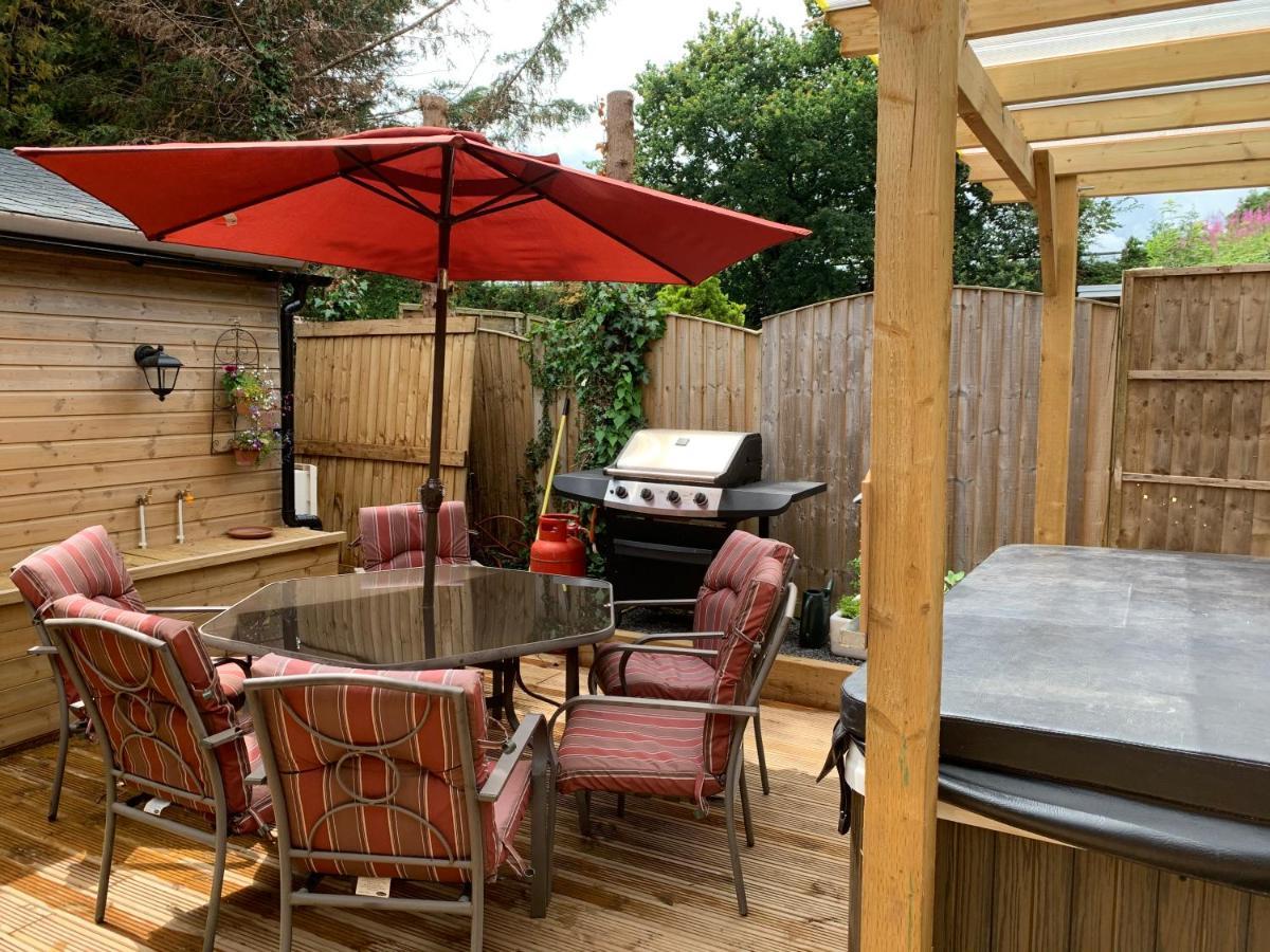 Bedrock Lodge Winterbourne Bagian luar foto