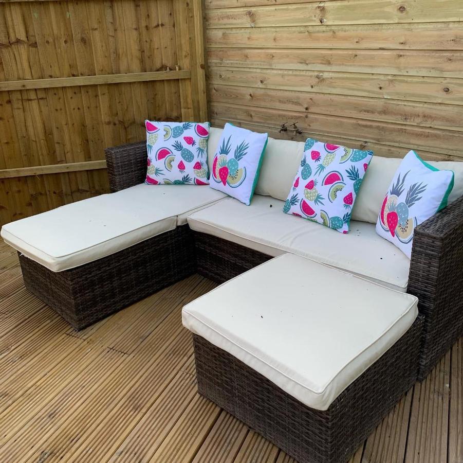 Bedrock Lodge Winterbourne Bagian luar foto