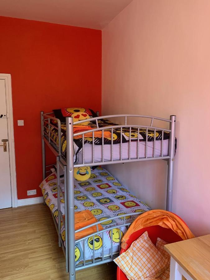 Bedrock Lodge Winterbourne Bagian luar foto