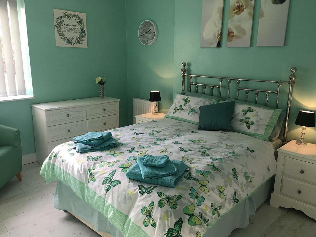 Bedrock Lodge Winterbourne Bagian luar foto