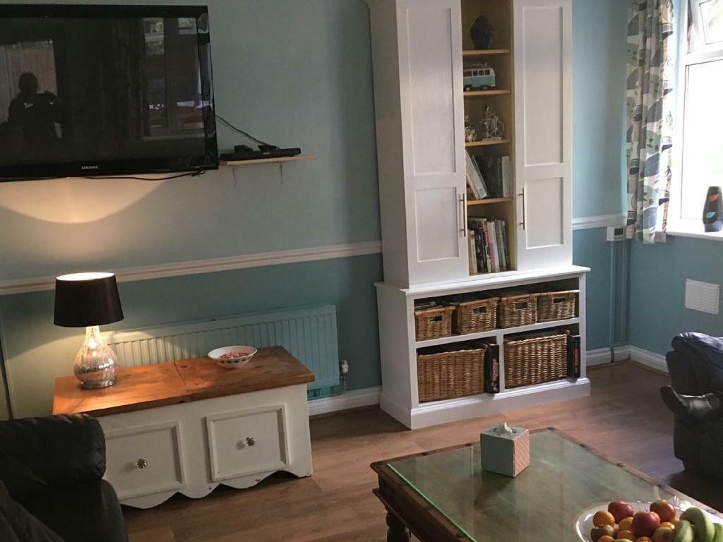 Bedrock Lodge Winterbourne Bagian luar foto