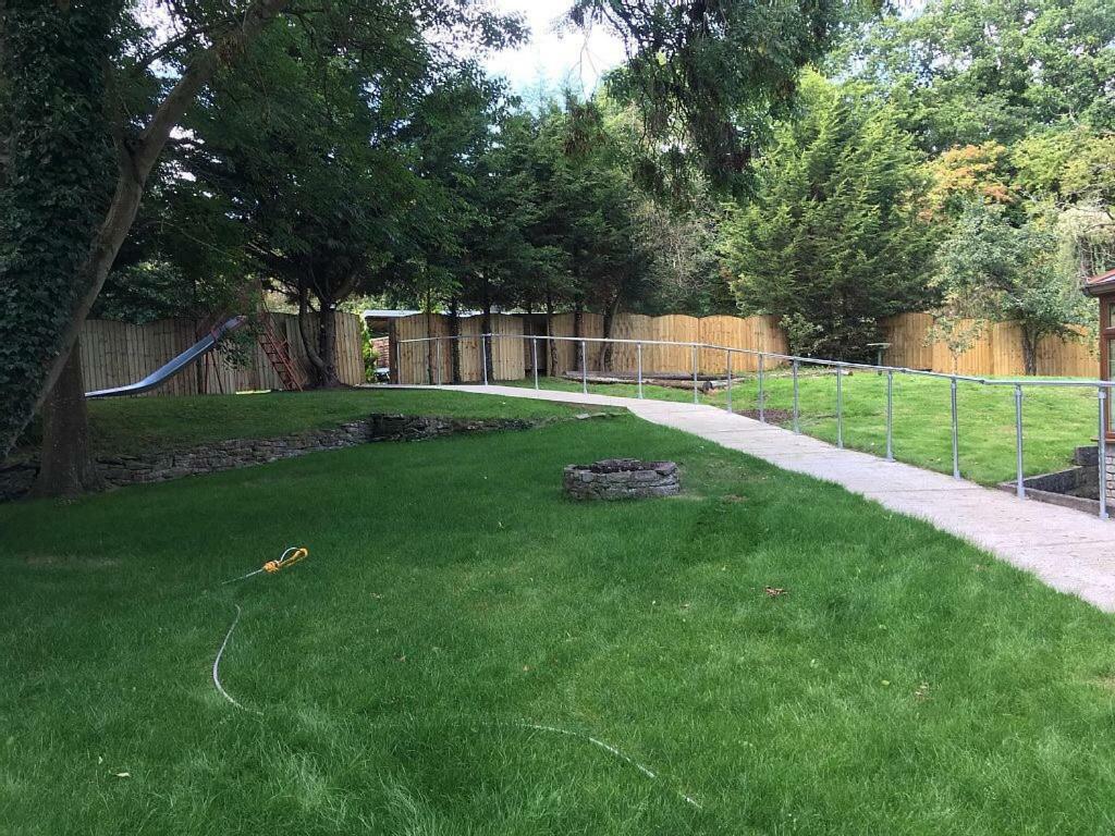 Bedrock Lodge Winterbourne Bagian luar foto