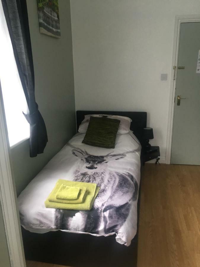 Bedrock Lodge Winterbourne Bagian luar foto